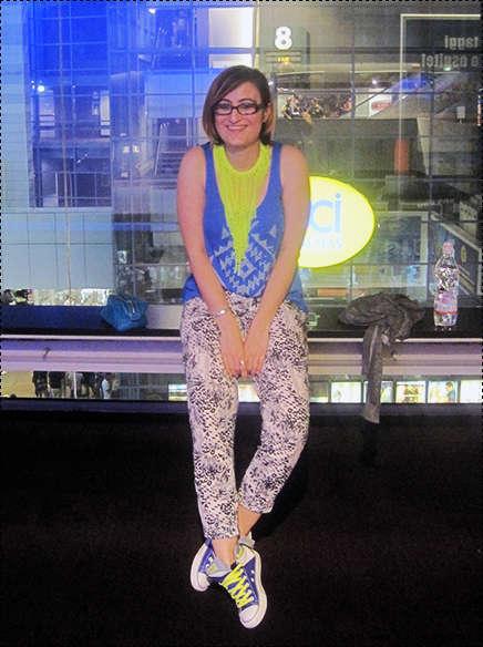 OOTN: Fluo + Electric blue (Nuove Converse e serata cinema)