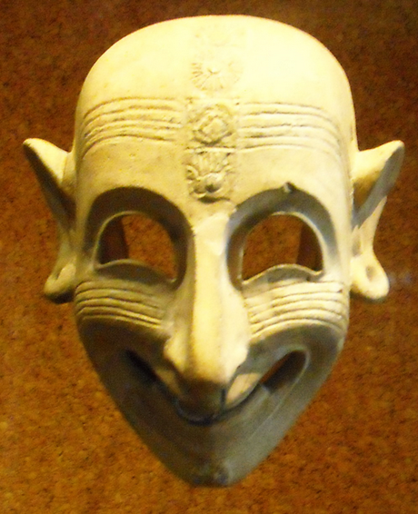 La maschera, un oggetto legato al mistero e alla spiritualità.