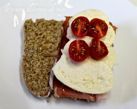 Traditional Irish Brown Soda Bread......ed in nemmeno un'ora si ha del fragrante pane appena sfornato !