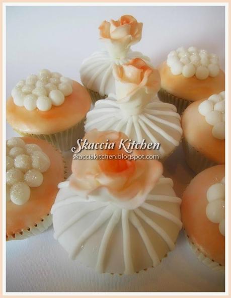 Peach Avalanche Rose Wedding Cupcakes