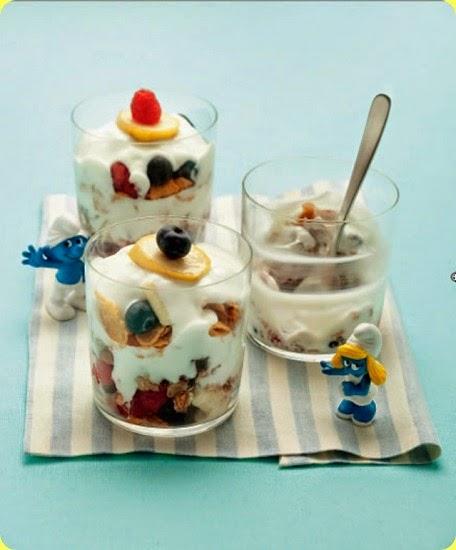 Yogurt alla frutta con cereali e miele