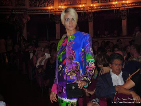 Versace e gli anni ’60 al San Carlo nell’inno alla vita di Zorba il greco