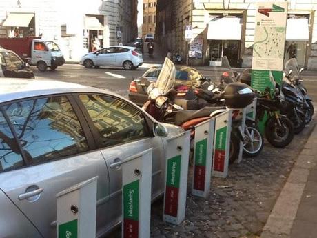 Roma potrà avere il suo grande bike-sharing entro pochi mesi a costo zero. L'occasione, unica, passa ora o sfuma per sempre. Ignazio Marino dimostri fermezza e passerà alla storia