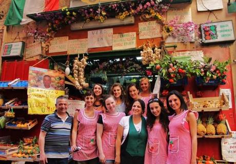 Un pomeriggio ai Quartieri Spagnoli: frutta, verdura e lezione di cucina foto di Gruppo - da tina&angelo