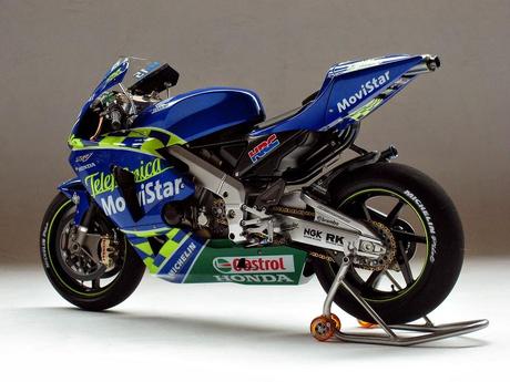 Honda RC 211V S.Gibernau 2003 by Luyan Wen