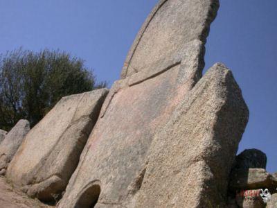 LE TOMBE DEI GIGANTI IN SARDEGNA