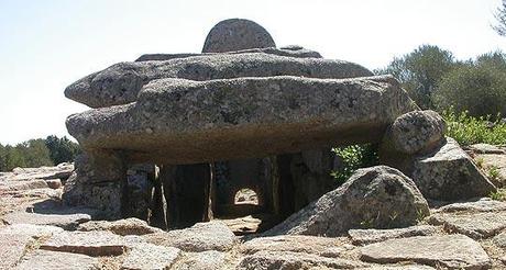 LE TOMBE DEI GIGANTI IN SARDEGNA