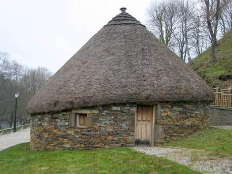 palloza tipica del cammino di santiago