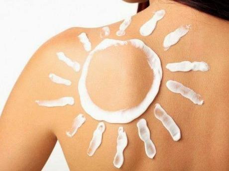 Sistemi dopo sole e come proteggere la pelle dai raggi UV