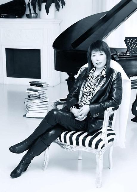 La stilista e imprenditrice Xu Yue Juan, creatrice del brand DELVES-JK Luxury 