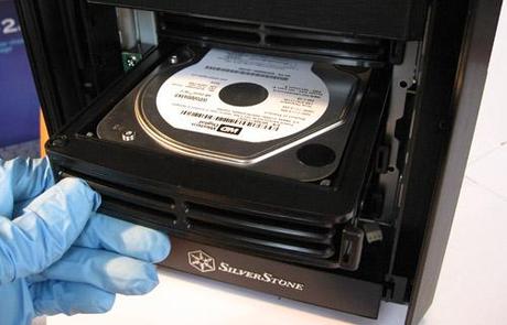Come montare/installare l’hard disk/SSD all’interno del PC?