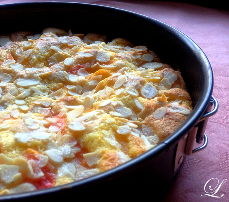 Torta alle pesche e mandorle