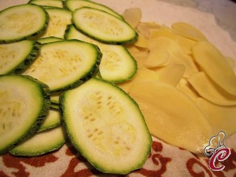 Gratin di zucchine e patate alle nocciole: lo sfodero delle forchette e la lotta all'ultima briciola