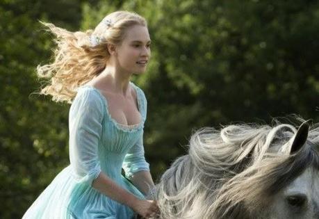 UNA LETTRICE AL CINEMA : NEL 2015 TORNA NELLE SALE LA  FAVOLA DI CENERENTOLA