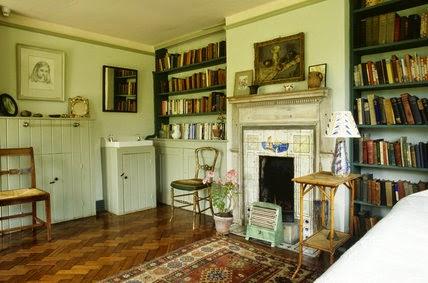 Virginia and Leonard Woolf's XVIIth century retreat: Monk's House and its garden.