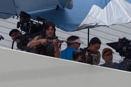 The Walking Dead: nuove immagini dal set The Walking Dead: nuove immagini dal set The Walking Dead Norman Reedus Chad Coleman AMC