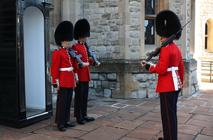 cambio della guardia a Londra