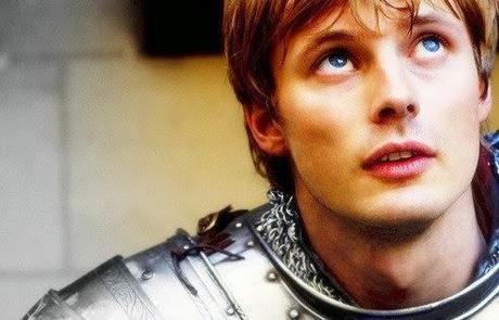 Bradley James e gli occhi blu di Artù