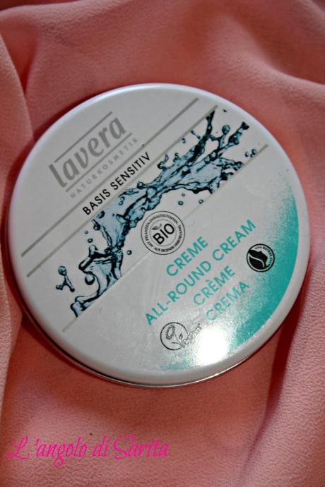 Piedi da far invidia: {Crema All- round ~ Lavera} e  {Gel Anti-fatica ~ Yves Rocher}