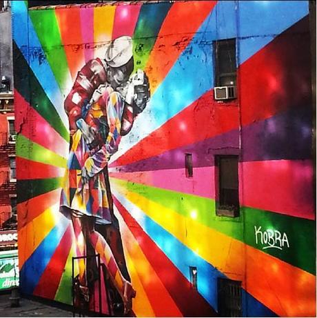 Love on the Wall. Questo capolavoro di streetart mi piace intitolarlo così ;-)