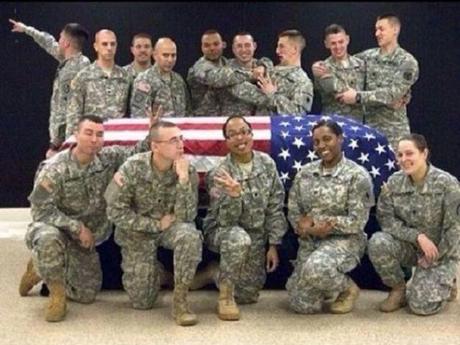 I selfie più strani, più discutibili e più inquietanti! I selfie più strani, più discutibili e più inquietanti!