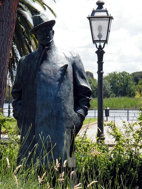 Torre del Lago - Statua di Giacomo Puccini