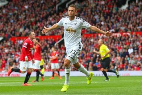 Premier League, Manchester United-Swansea 1-2: esordio-choc per van Gaal Premier League, Manchester United-Swansea 1-2: esordio-choc per van Gaal