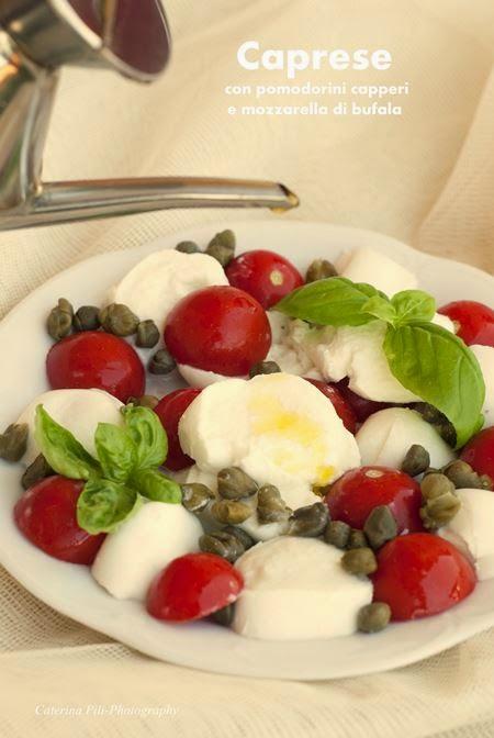 Caprese con pomodorini,capperi e mozzarella di bufala