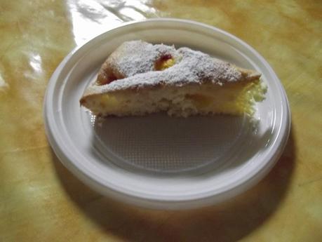 TORTA ALLE PESCHE, MANDORLE E LIMONCELLO