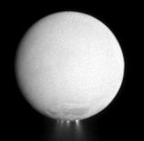 Scoperto un oceano su Encelado, satellite di Saturno