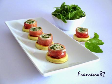 Piccole piadine stracchino, rucola e crudo di Luca Montersino