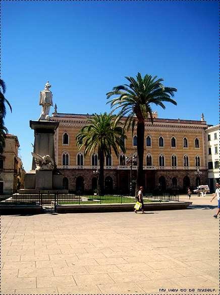 #ootd: Sassari (Pezzi rubati dall’armadio di mamma per un look tra le palme. Sardegna, giorno 4 I)