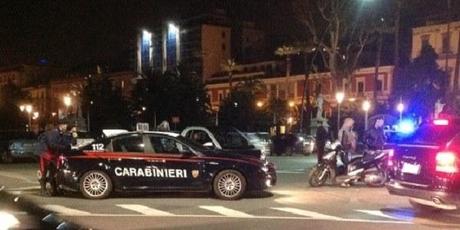 Ragazzo di 17 anni ucciso da carabinieri a Napoli. Per protesta auto della polizia distrutte
