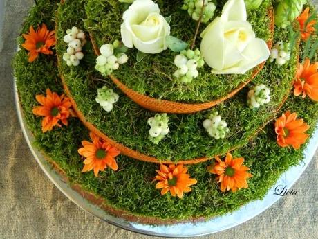 Wedding flowers cake