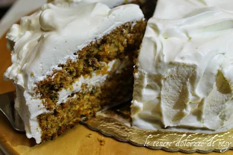 Carrot cake  with cream cheese frosting - la torta di carote anglo-americana