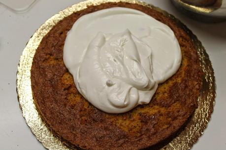 Carrot cake  with cream cheese frosting - la torta di carote anglo-americana