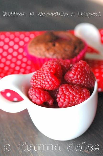 Muffins vegan al cioccolato e lamponi