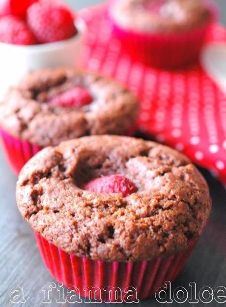 Muffins vegan al cioccolato e lamponi