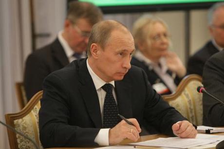 Vladimir_Putin_in_Ukraine_November_2009-14