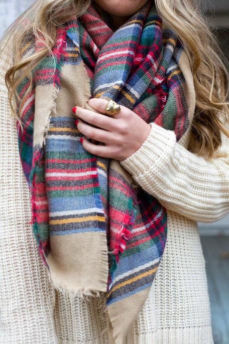 Zara tartan scarf: le maxi sciarpe in lana scozzese