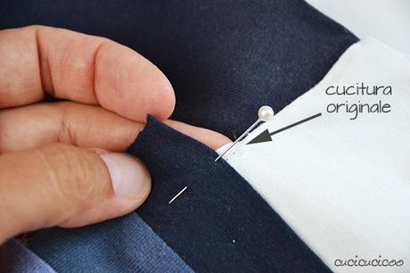 Come coprire un logo sui vestiti con strisce applicate Tutorial refashion: Come coprire un logo sui vestiti con strisce applicate