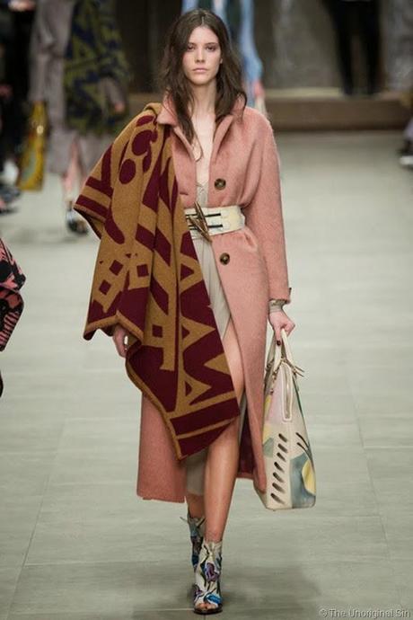 trend allert 2015, cappotto mantella, blankets coat, burberry blanket, olivia palermo burberry blanket