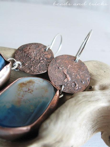 Orecchini con agata incastonata, rame e argento 925