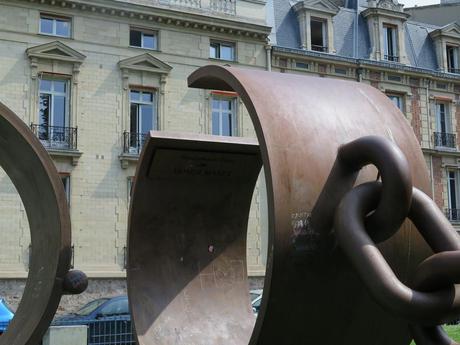 Parigi - Place du Général Catroux  ovvero la piazza dei tre Dumas