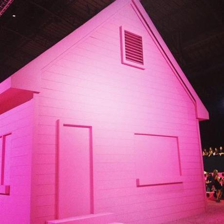 marc-jacobs-pink-house-nyfw
