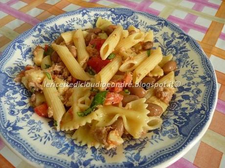 Insalata di pasta con fagioli, tonno, pomodoro e caciotta