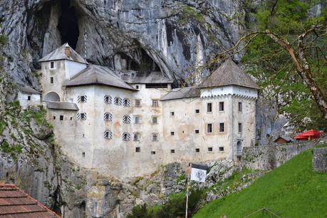 IL CASTELLO DI PREDJAMA