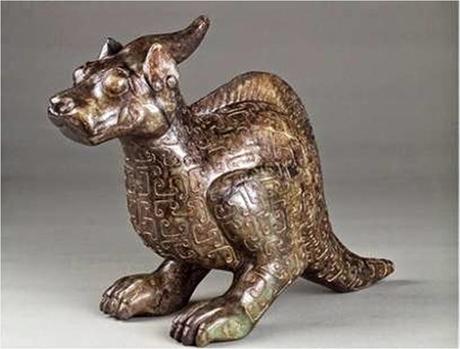 Un antico drago/dinosauro cinese del 1700 a.C. ... Un antico drago/dinosauro cinese del 1700 a.C. ...