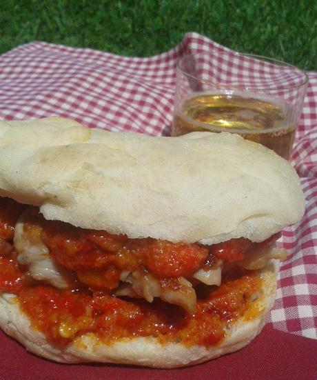 Panino con pollo alla birra e peperoni alla Ida