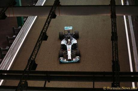 Lewis Hamilton Mercedes F1 W05 Hybrid